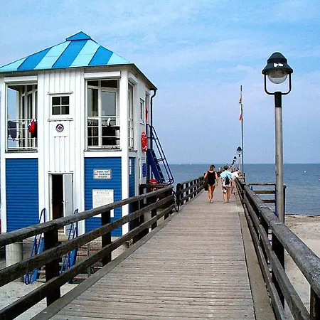 To The Comfortable لوبمين